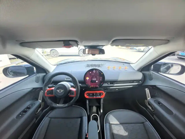 MINI Electric MINI ACEMAN — Фото автомобиля 10