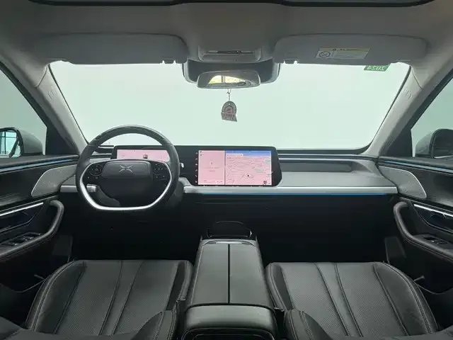 Xpeng P7 — Фото автомобиля 5