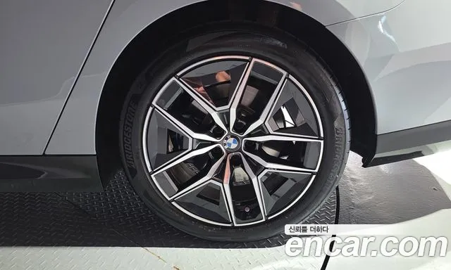 BMW 5 Series G60 — Фото автомобиля 6