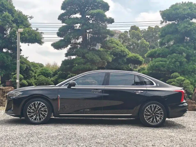 Hongqi H5 — Фото автомобиля 5