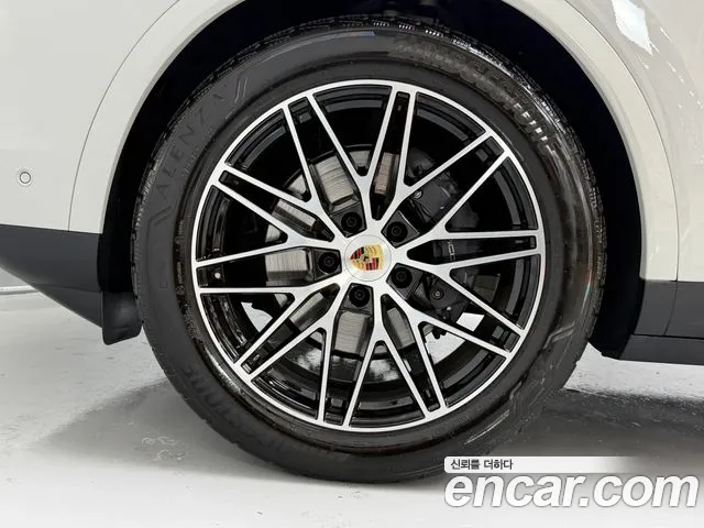 Porsche Cayenne — Фото автомобиля 5