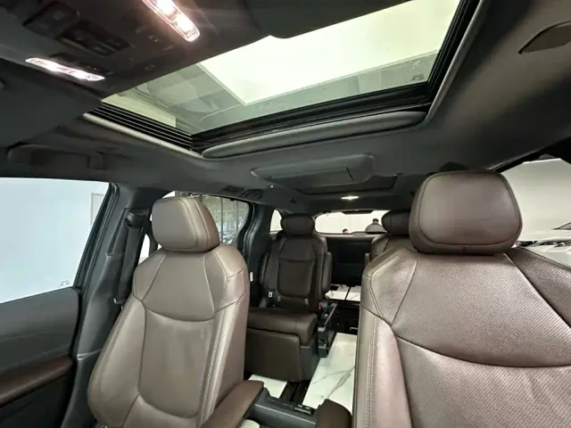 Toyota Sienna — Фото автомобиля 10