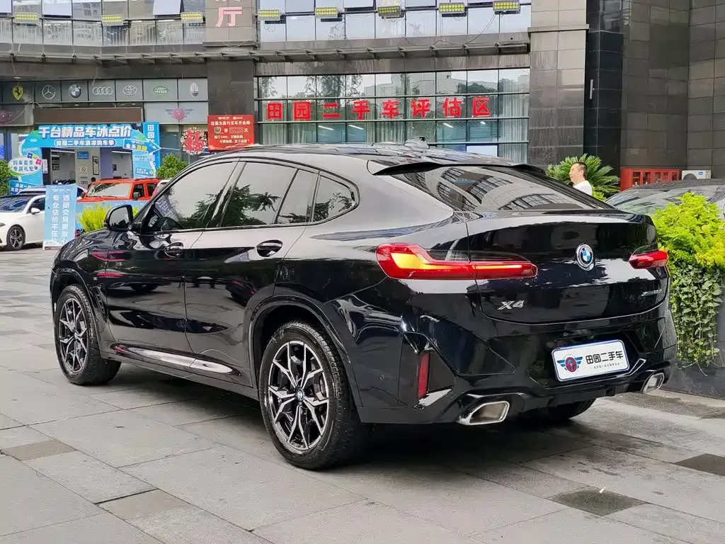 BMW BMW X4 2022 xDrive 25i M Sport Package — Фото автомобиля 4