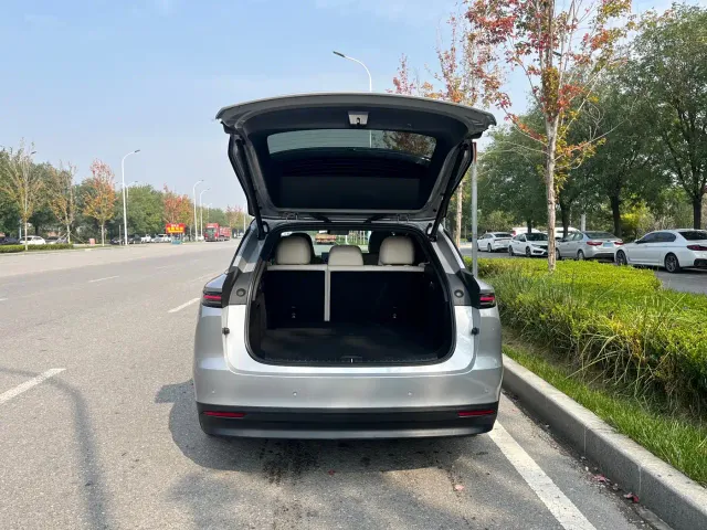 Li Auto i6 — Фото автомобиля 20