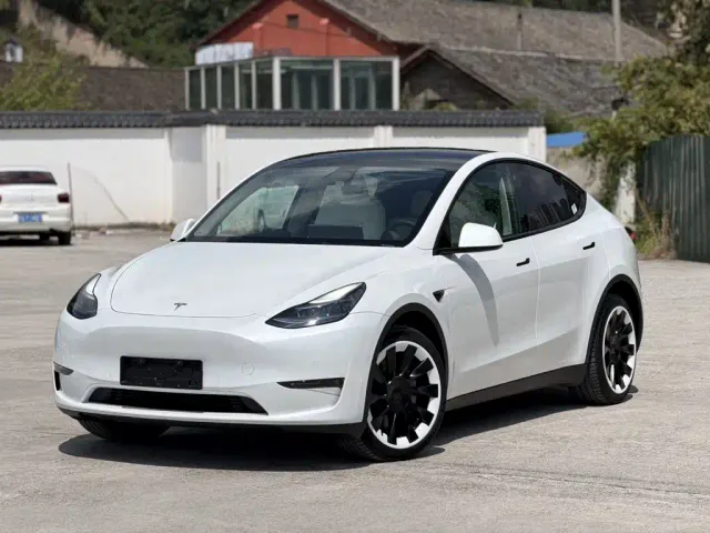 Фотография автомобиля — Tesla Model Y