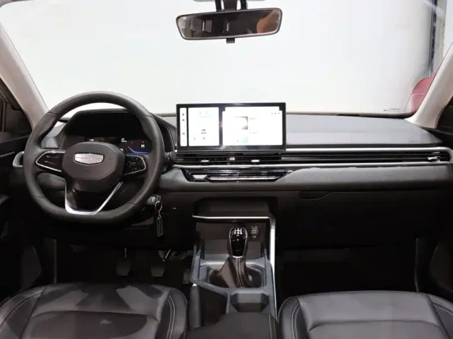 Geely Emgrand — Фото автомобиля 12