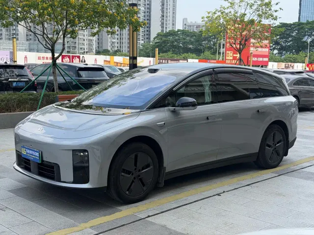 Фотография автомобиля — Li Auto i8