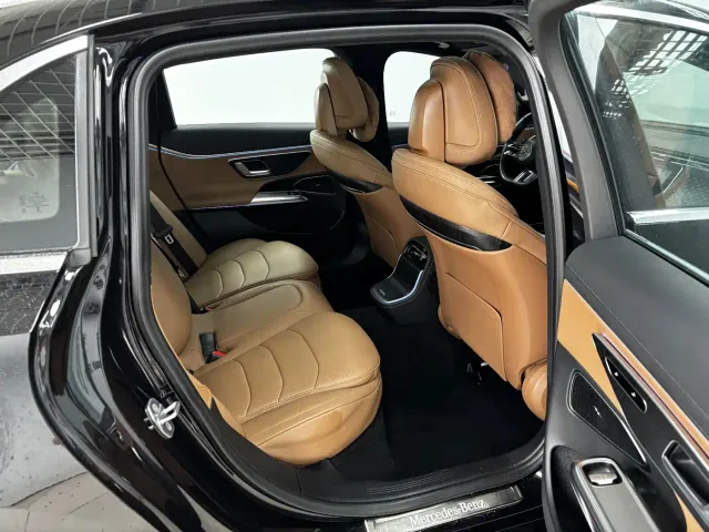 Mercedes-Benz E-Class — Фото автомобиля 22