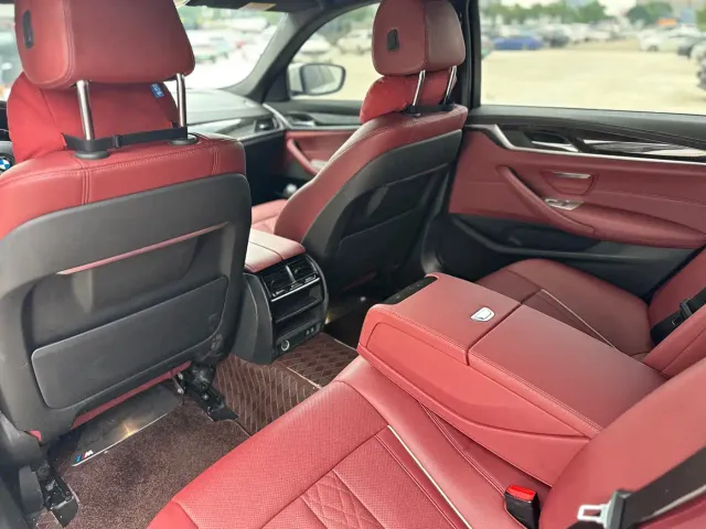 BMW 5 Series — Фото автомобиля 9