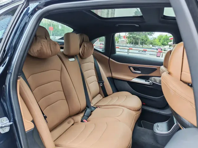 Mercedes-Benz E-Class — Фото автомобиля 29