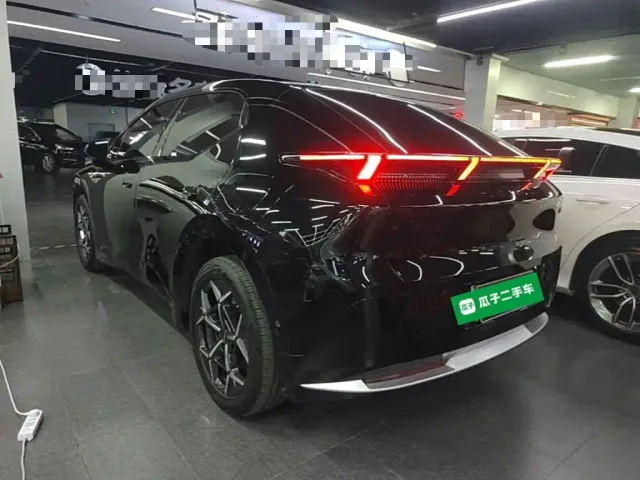 Lynk & Co Z20 — Фото автомобиля 4