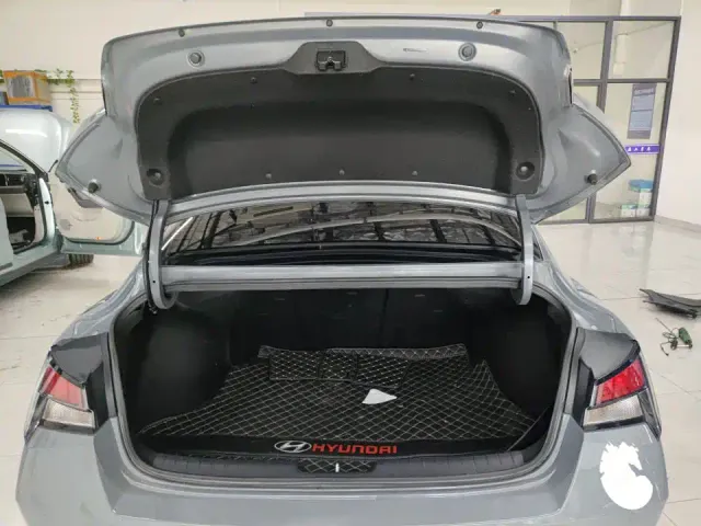 Hyundai Elantra — Фото автомобиля 9