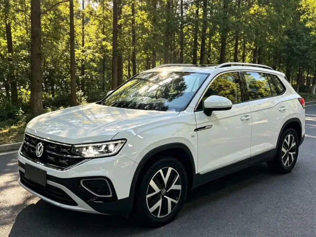 Фотография автомобиля — Volkswagen Tayron