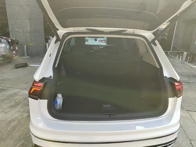 Volkswagen Tiguan L — Фото автомобиля 18