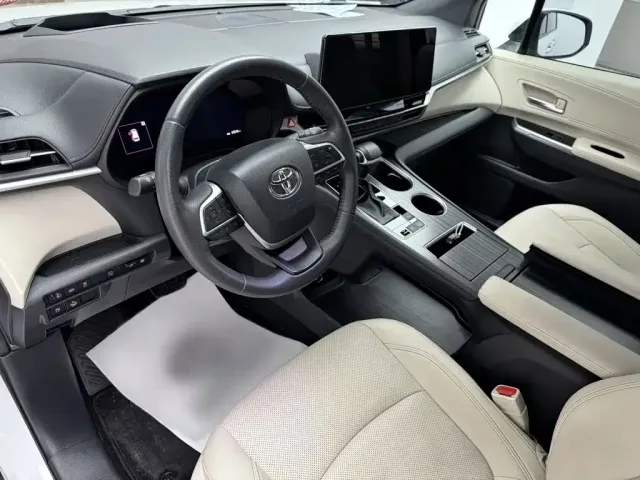 Toyota Granvia — Фото автомобиля 14