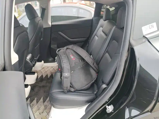 Tesla Model Y — Фото автомобиля 16