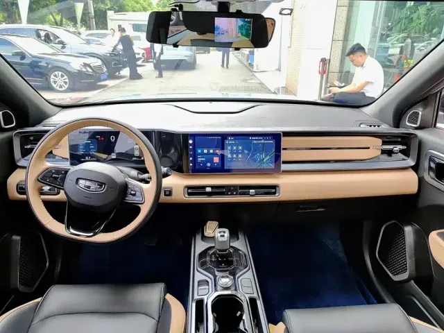 Geely ICON — Фото автомобиля 10