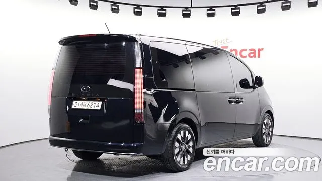 Hyundai Staria Staria Lounge 9 мест — Фото автомобиля 2