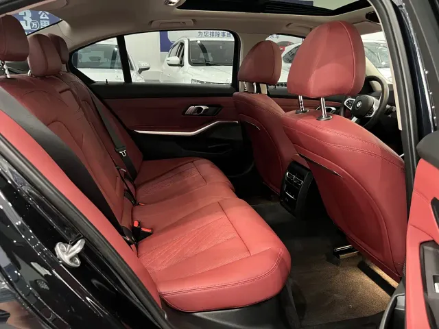 BMW BMW 3 Series 2023 320Li M Sport Package — Фото автомобиля 11