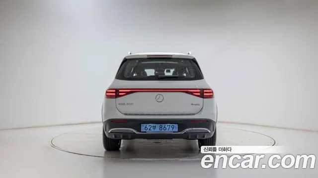 Mercedes-Benz EQB X243 — Фото автомобиля 4