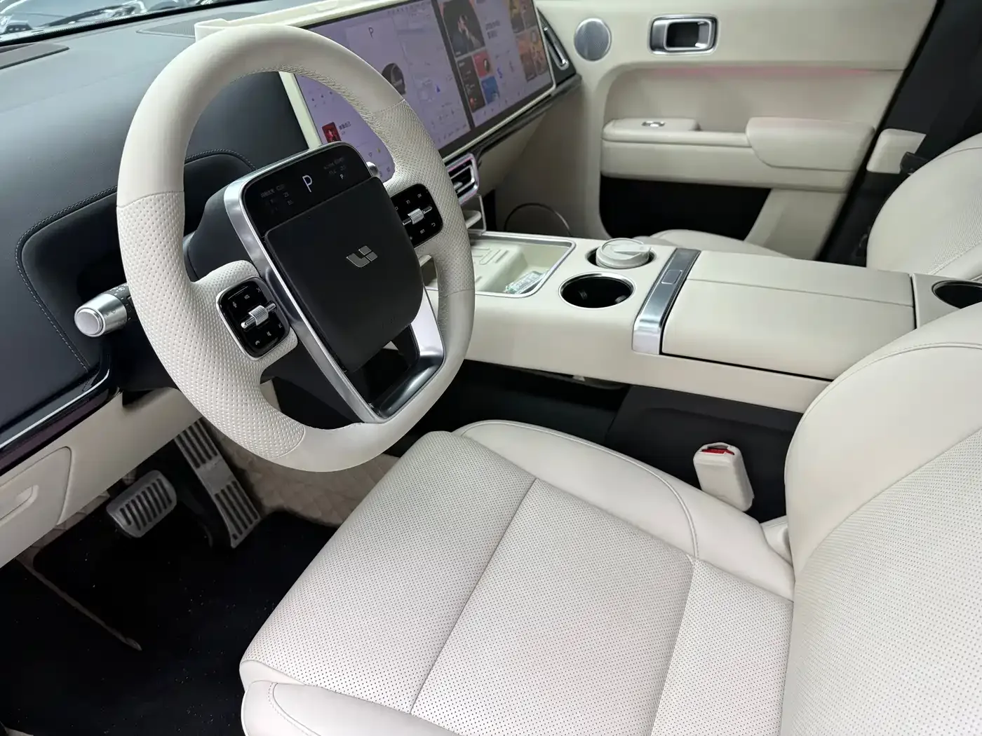 Li Auto Li L8 2023 Max — Фото автомобиля 7