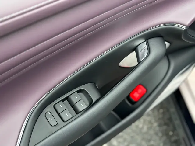 Xiaomi SU7 — Фото автомобиля 14