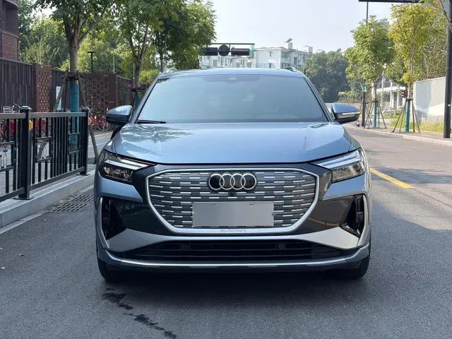 Audi Q4 e-tron — Фото автомобиля 2