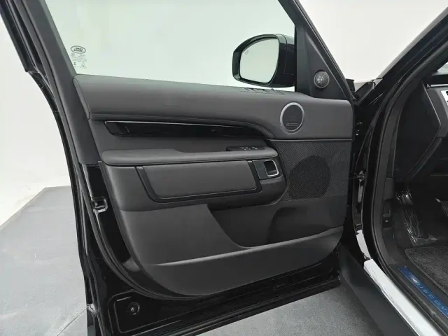 Land Rover Discovery — Фото автомобиля 25