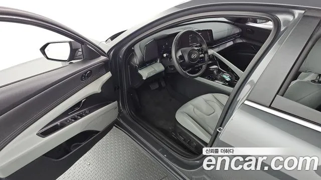 Hyundai Avante CN7 — Фото автомобиля 11