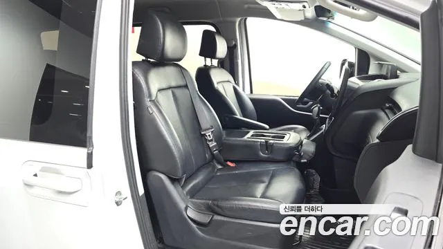 Hyundai Staria Staria Tourer 11 мест — Фото автомобиля 7