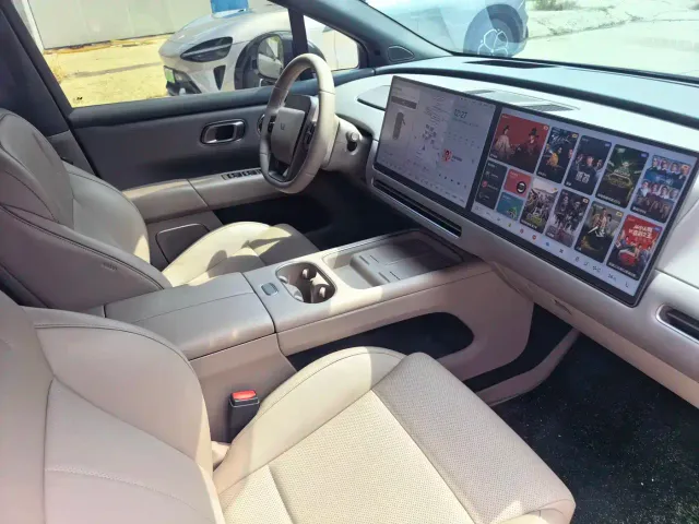 Li Auto i6 — Фото автомобиля 3