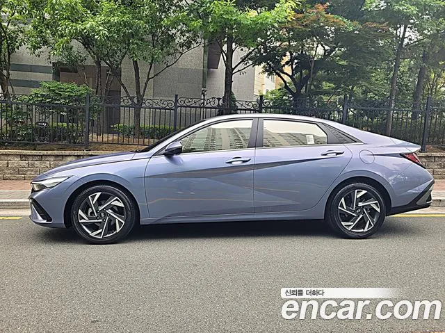 Hyundai AVANTE — Фото автомобиля 2