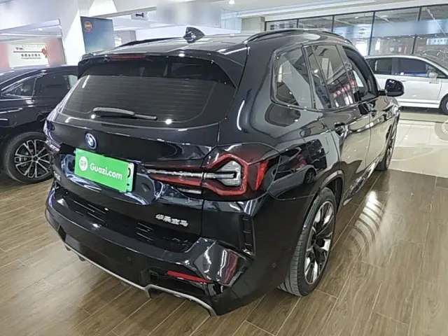 BMW iX3 — Фото автомобиля 6