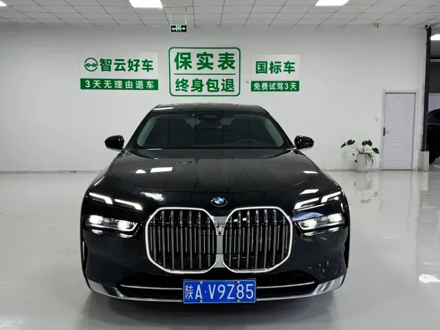 BMW 7 Series — Фото автомобиля 2