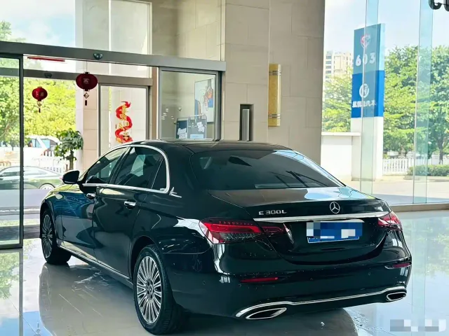 Mercedes-Benz E-Class — Фото автомобиля 9