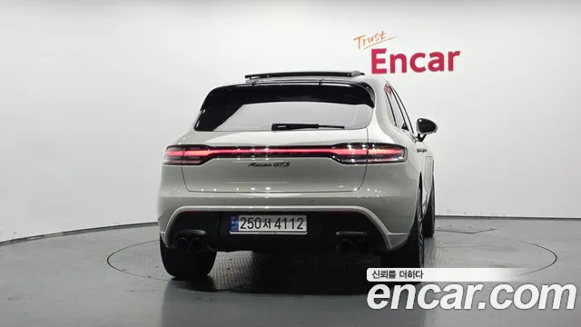 Porsche Macan — Фото автомобиля 4