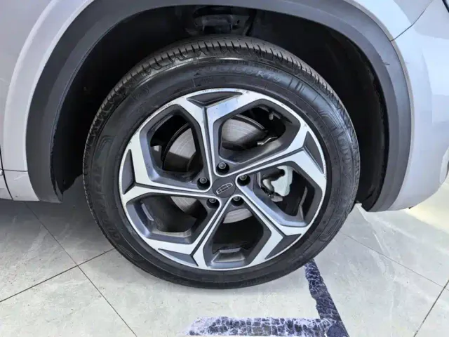 Geely Xingyue L — Фото автомобиля 6
