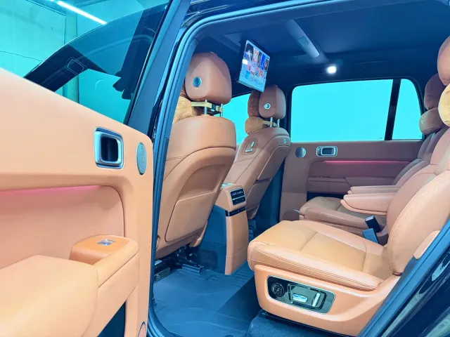 Li Auto L9 — Фото автомобиля 23