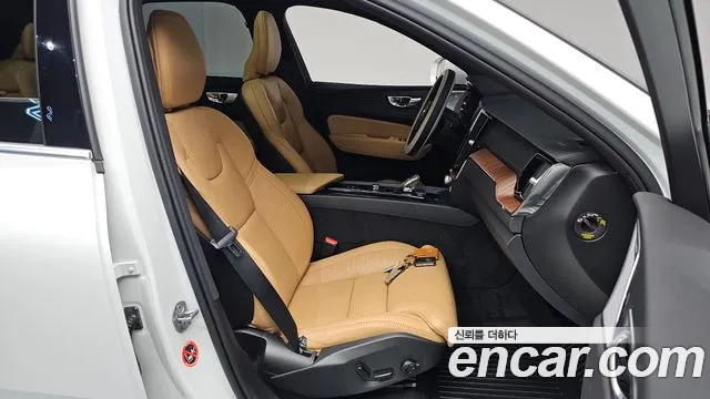 Вольво XC60 — Фото автомобиля 26