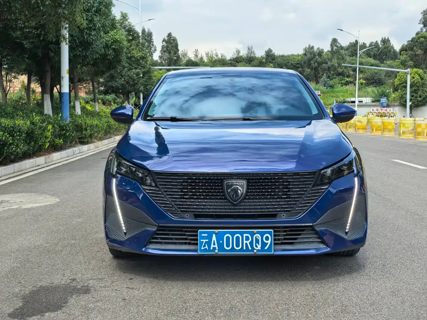 Фотография автомобиля — Peugeot 408