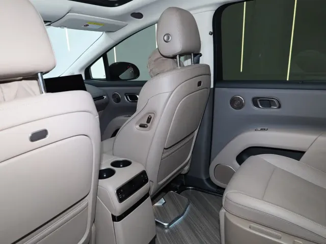 Li Auto Li i8 2025 Standard Edition — Фото автомобиля 28