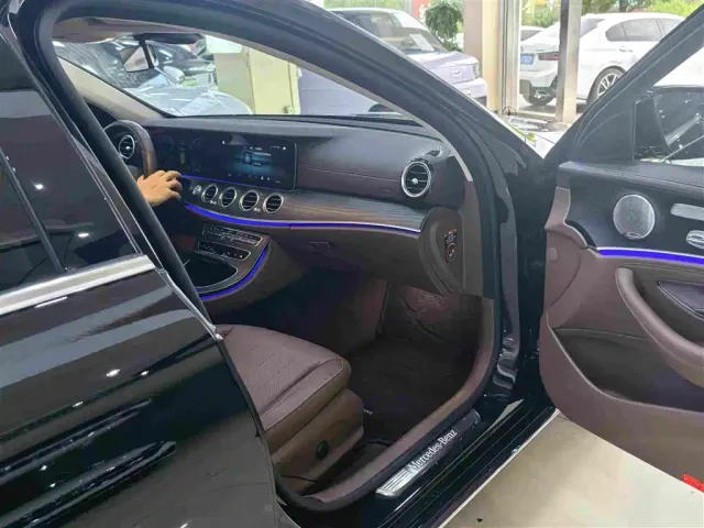 Mercedes-Benz E-Class — Фото автомобиля 10