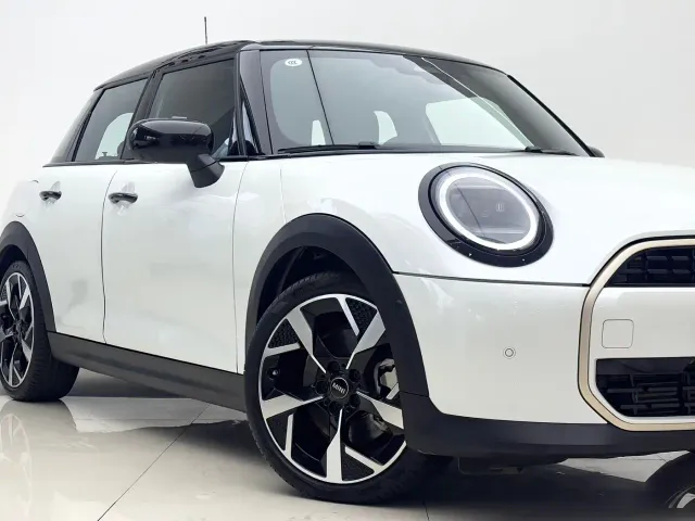 MINI Hatch — Фото автомобиля 5