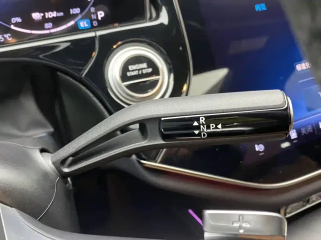 Mercedes-Benz E-Class — Фото автомобиля 20