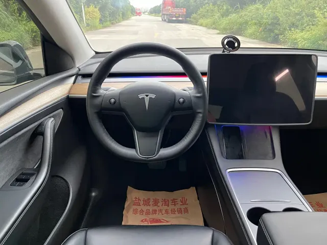 Tesla Model Y — Фото автомобиля 15