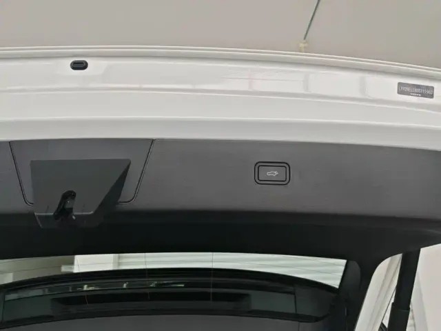 Volvo EX30 — Фото автомобиля 25