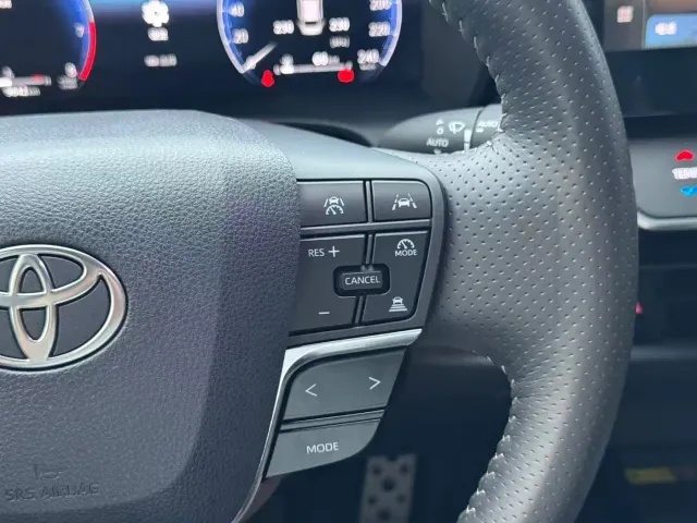 Toyota Camry — Фото автомобиля 12