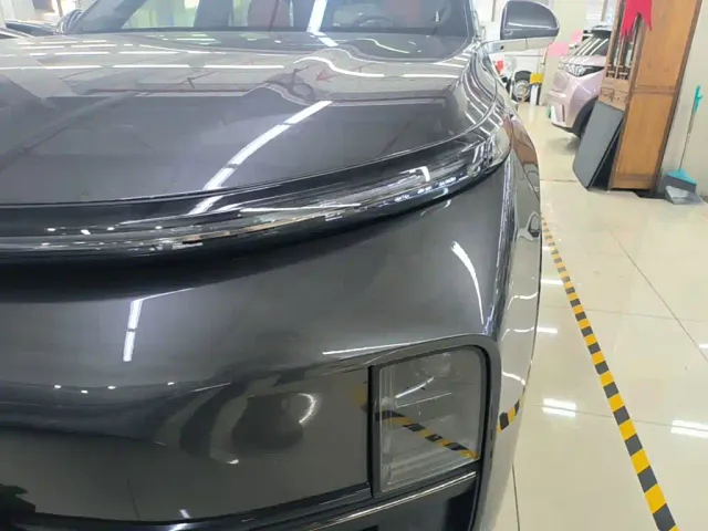 Li Auto L8 — Фото автомобиля 23