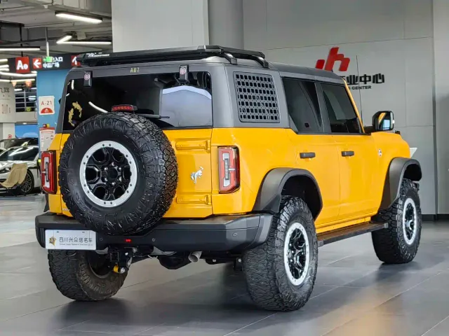 Ford Bronco — Фото автомобиля 6