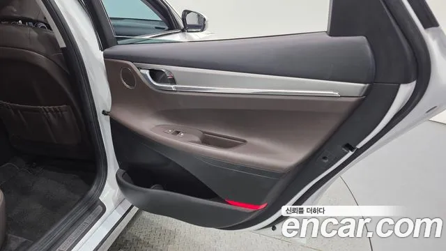 Hyundai Grandeur — Фото автомобиля 24
